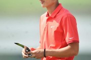 沙坑与果岭间的较量李昊桐与顶尖高手同组挥杆记