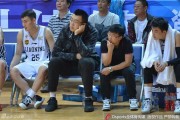 辽篮盛夏的练兵：韩德君便装观战，小将闪耀逼平巴西劲旅