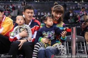 周鹏携家人观战星锐赛，铁血队长的温情一面