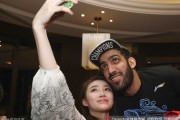 亚洲第一中锋挥别天府记忆 哈达迪携冠军荣耀启程回国