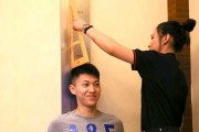 揭秘CBA体测“名场面”：朱芳雨王汝恒身高实测，工作人员脚踩椅子抢镜