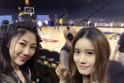总决赛前奏：王仕鹏妻子李跑的甲骨文球场偶遇记