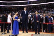 姚明颁奖致敬“林叔”：CBA首位突出贡献奖得主陈林的篮球传奇