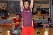 齐鲁盛夏练兵忙 王汝恒贾诚吴轲力量房挥汗如雨