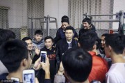 京城故地重游，新疆飞虎训练馆里人气高
