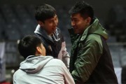 铁军游子归家暖：八一旧将王磊与昔日战友深情相拥