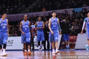 京城德比烽火录：马布里的怒吼与李慕豪的双面人生
