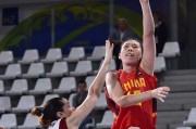 女篮热血赛场：从陈楠勾手到群星闪耀的顽强防线