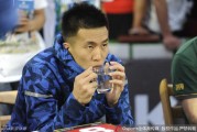 郭艾伦高烧三十八度五现身太原 敬业精神令球迷动容
