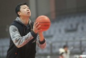 追风者的传承：王治郅在北仑开放日亲授单打技艺