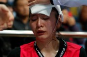 赛场铁血玫瑰：山西女篮郭子瑄头部重创血流满面仍昂首离场