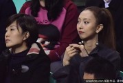 辽篮主场大胜八一，李晓旭爱妻与郭士强妻女场边助阵成温暖风景线