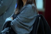 青岛主场那一抹亮色：高颜值女球迷的冬日热情