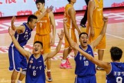 加冕九冠王：华侨大学男篮的荣耀之夜与不灭薪火