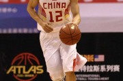 国奥男篮盛夏激燃：胡金秋内线擎天，吴前穿针引线