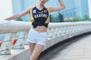 山东男篮客场狂飙创纪录 女球迷靓丽助威盼连胜