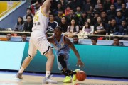 广厦复仇之夜：福特森三双掀翻新疆，胡金秋内线制霸
