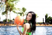 龙女郎姚星彤的银幕之外：从健身房到海边的多元魅力