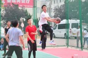 青岛夏夜，霍建华在球场上的那些基本功