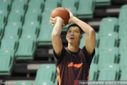 绝境中的怒吼：广东宏远本溪破冰，周鹏一剑封喉改写半决赛战局