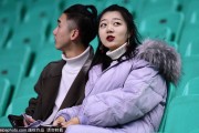 寒冬里的炽热风景线，回眸 CBA 赛场上的那些美女球迷