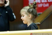 铁汉柔情：希腊中锋博洛西斯的篮球征途与场边最暖注视