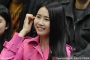 辽蜜女球迷成总决赛第五战最靓丽风景线