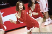 鲁京大战跨年之夜，山东高速篮球宝贝小蛮腰热舞燃爆全场