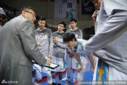 王哲林空砍22+10，史密斯44分难救主，深圳客场三分险胜福建