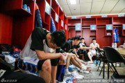五棵松寒夜：北京首钢卫冕之路亮起红灯