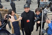 姜昆两会行：头顶冠军荣耀，心怀国学未来