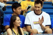 余文乐妻子王棠云：从亚锦赛最美球迷到被易建联主动打招呼的幸运女孩