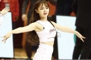 山东高速篮球宝贝校园风写真，甜美元气点燃球场激情