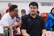 姚明助阵粤联赛变身表情包，肇庆怀集之夜见证民间篮球热潮