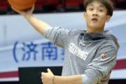 丁彦雨航变身“表情包天王”！山东高速赛前训练欢乐多，核心备战风采抢镜
