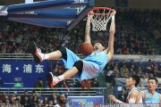周琦惊天暴扣引领新疆狂潮 刘炜重回上海滩上演温情一幕