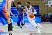 浙江火力全开大胜四川 吴前威姆斯联手送对手十连败