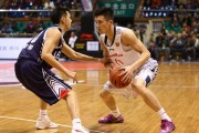 广东德比烽火起 周鹏指挥若定阿联劈扣难救主