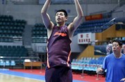 首钢将帅挥汗备战，新赛季从刻苦训练开始