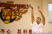 剑指巅峰 广东男篮总决赛前的最后冲刺