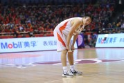 丁彦雨航领取MVP之夜憾负新疆，周琦复出导演惊天逆转