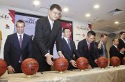 姚明香港出席姚基金慈善赛记者会 以体育人践行公益初心