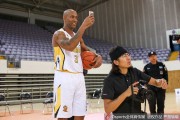 京城最后的独狼马布里变身摄影大师北控写真幕后全记录