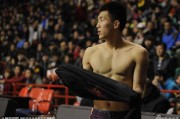 辽宁男篮本溪壮行会，郭艾伦续约后心情大好亮相