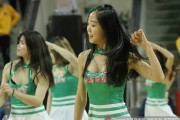 吉林男篮啦啦队冬日劲舞无惧走光燃爆赛场