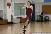 京华新章：段江鹏首钢首训，老友重逢笑声扬