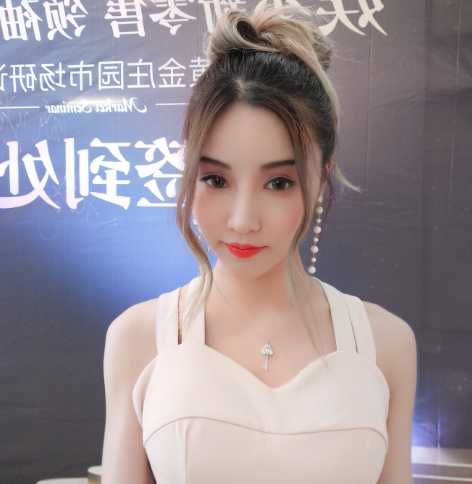 篮球宝贝神似真人芭比,赛场之外绽放甜美阳光魅力 她希望通过自己的分享,鼓励更多女孩热爱生活、热爱运动,勇敢追求属于自己的美